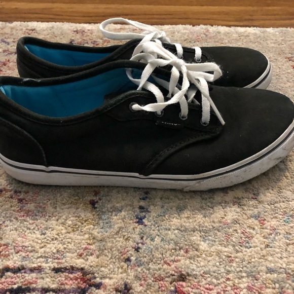 Vans - Picture 2 of 4